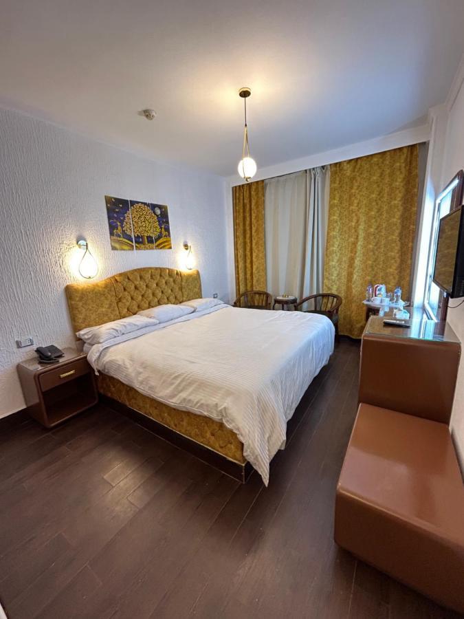 Oasis Hotel Heliopolis Kairo Exteriör bild